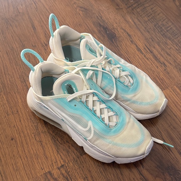 Women’s Nike Air Max 2090 Aurora Green